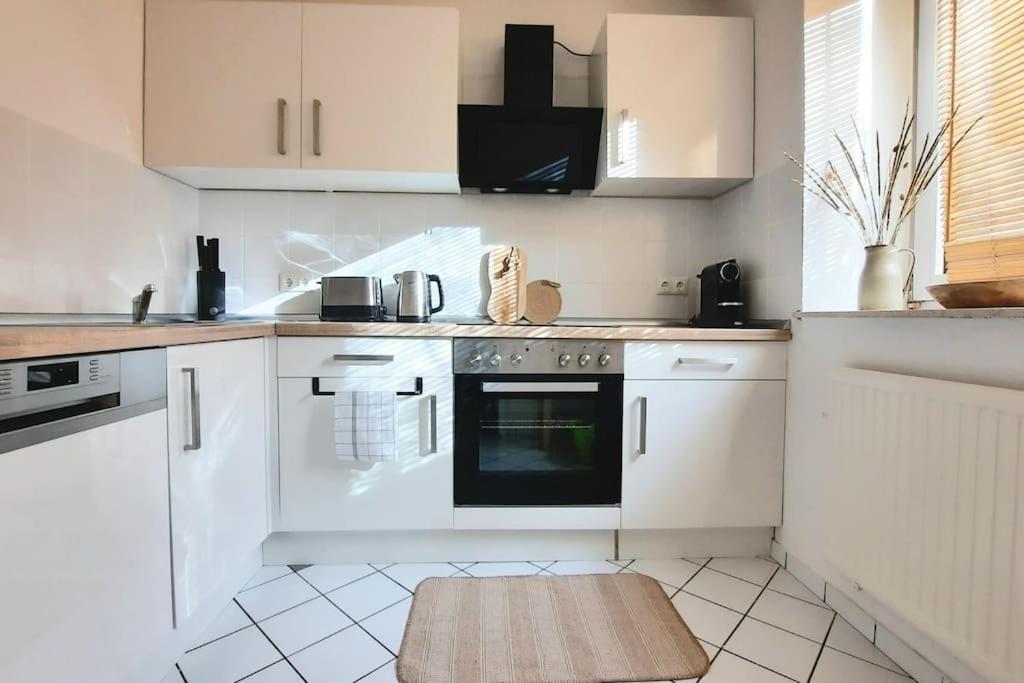 Stadt-Oase - Kostenlos Parken, Ruhig, Kliniken, Gop, Bali-Therme, Boxspringbett Bad Oeynhausen Buitenkant foto