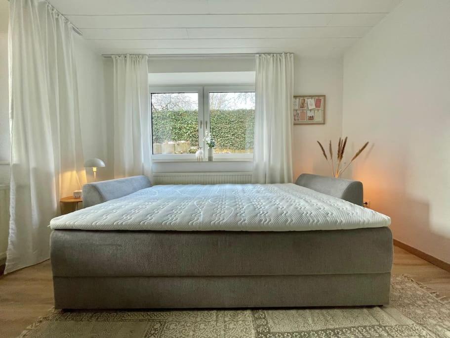 Stadt-Oase - Kostenlos Parken, Ruhig, Kliniken, Gop, Bali-Therme, Boxspringbett Bad Oeynhausen Buitenkant foto